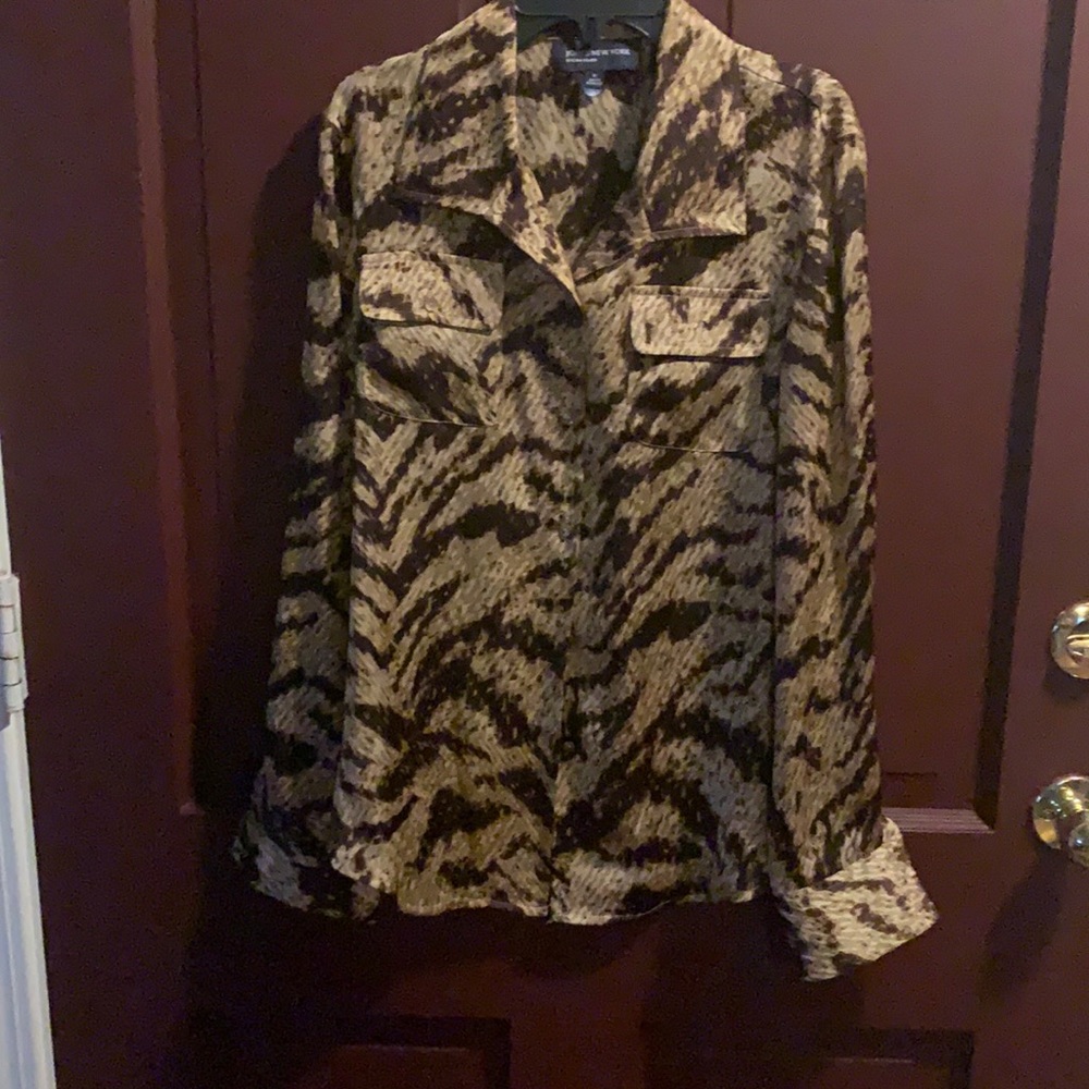 JONES NEW YORK SIGNATURE ANIMAL PRINT BLOUSE (M) - Picture 1 of 9